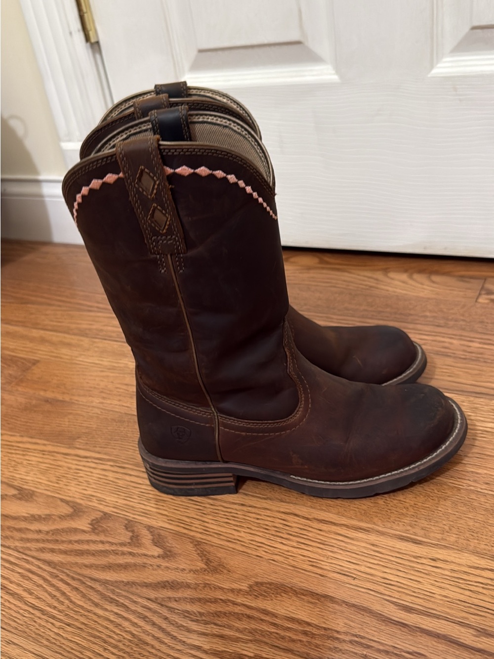 Ariat Brown Unbridled Roper Western Leather Boot with Tan Interior Trim - Picture 3 of 3